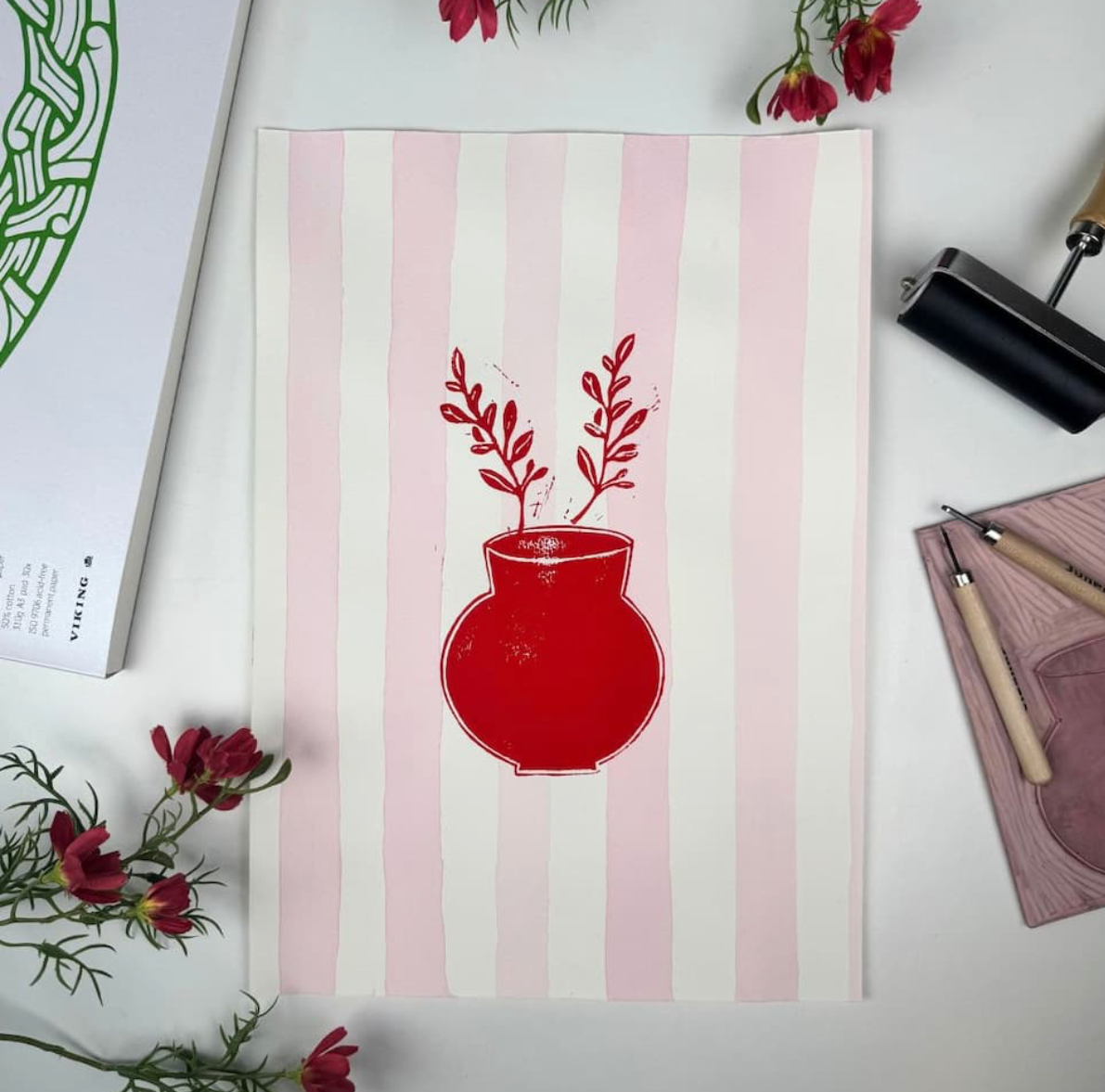 Sådan kombinerer du akvarelstriber med linoleumstryk