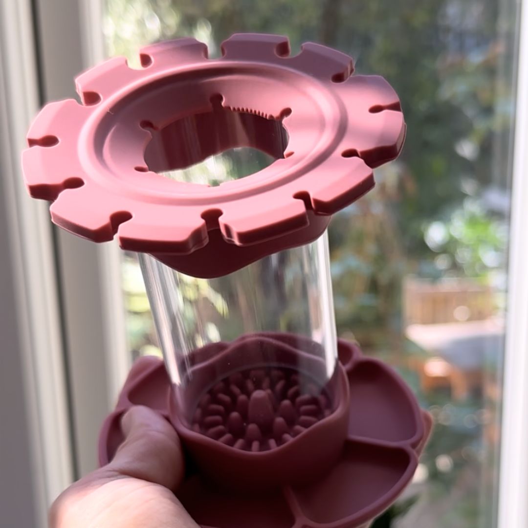 Alt-i-en penselvasker, penselholder m. malerum